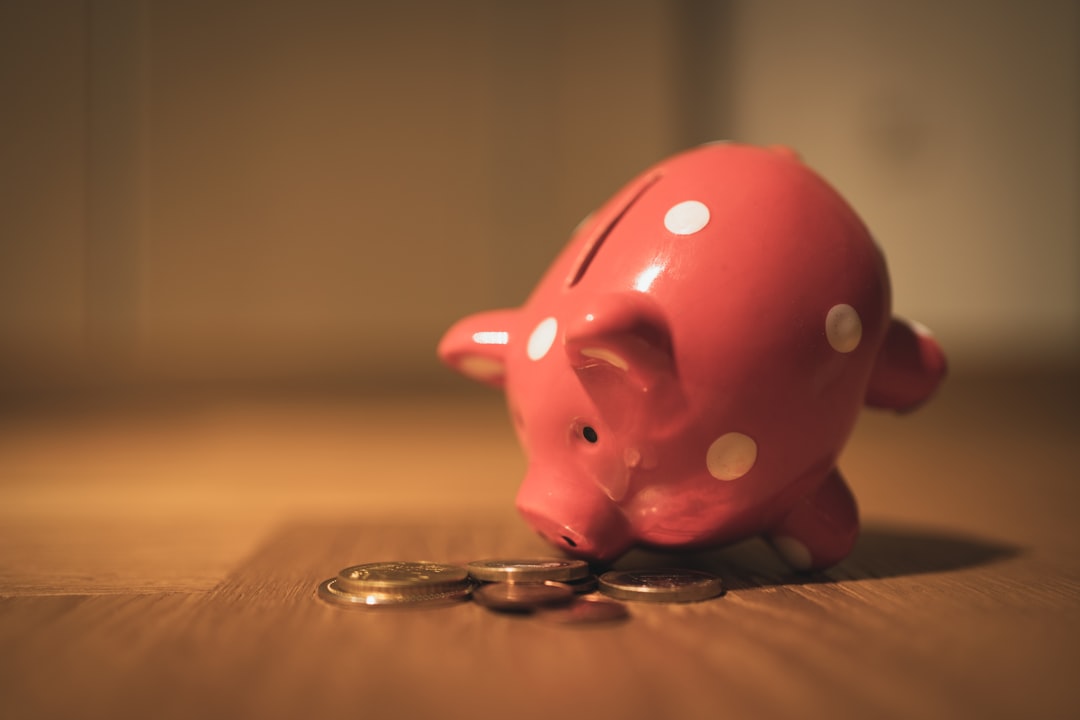 Practical Ways to Save Money Each Month Without Sacrificing Everything
