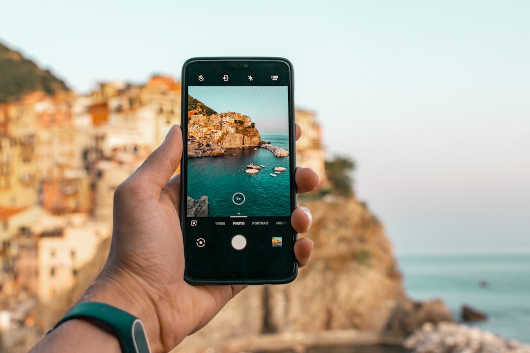 The Best Travel Apps to Simplify Your Next Trip in 2025